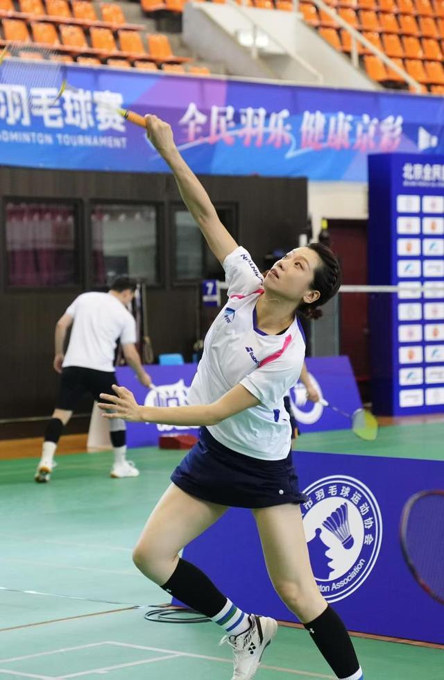 副局长石风, 羽毛球俱乐