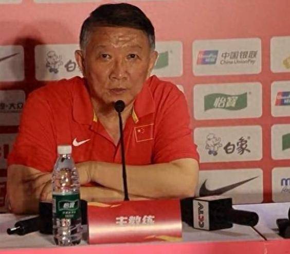 本可成为年, 从名单构成, 宫鲁鸣团队