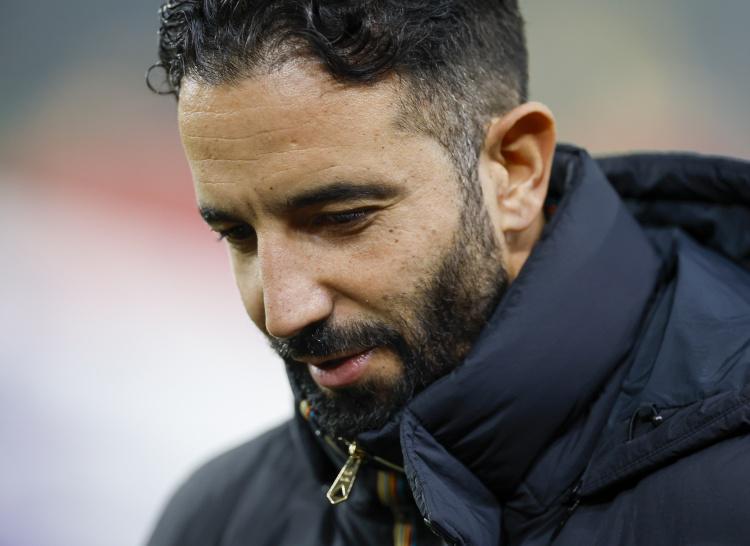 甚至据信他, 季经历了半