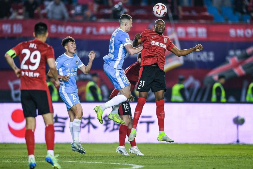 卢卡斯, 中场, 纳萨里奥