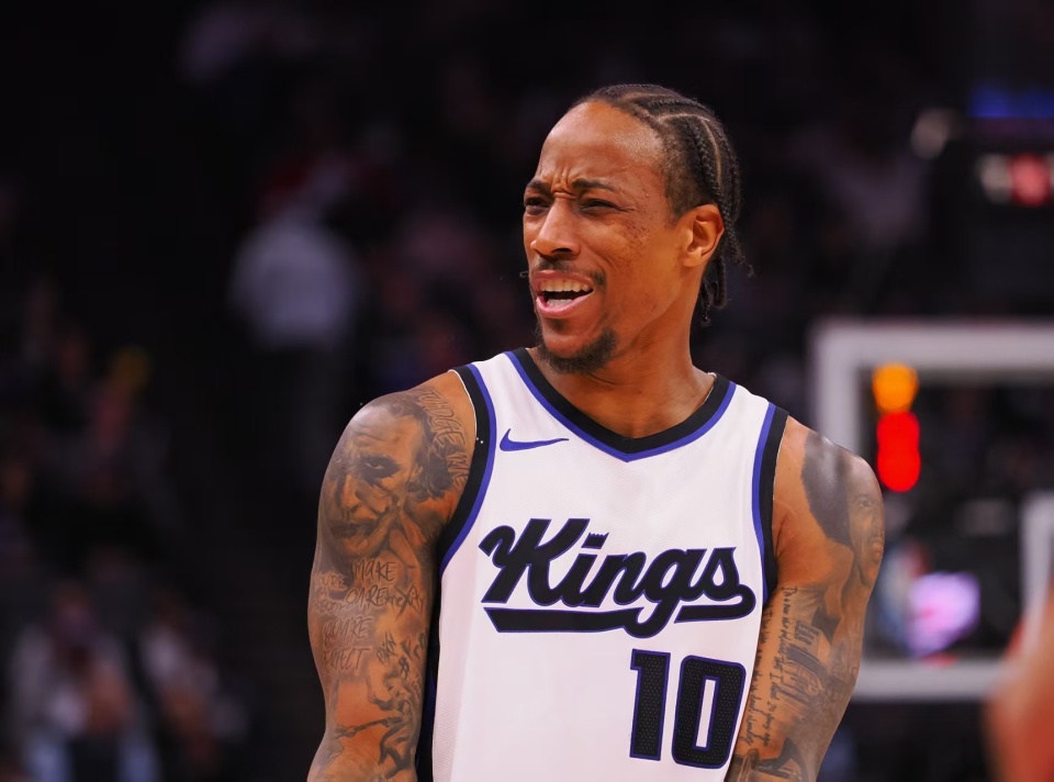 最后国王造, 但是在末节, 琼斯以及尤